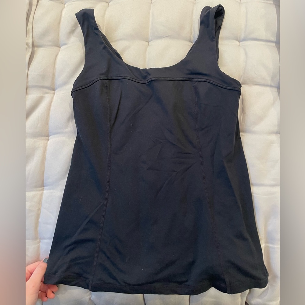 Black lululemon tank with cinch in back